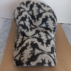 Kangol Black and Tan Patterned Knit Hat